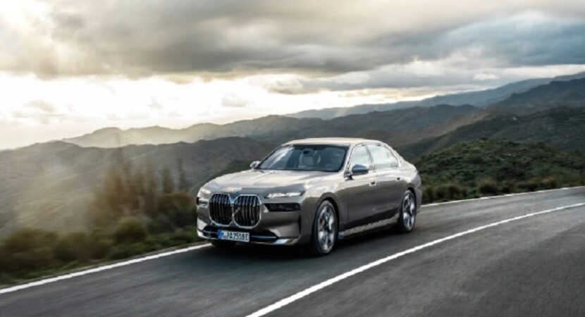 BMW i7